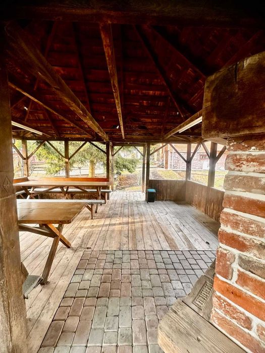 Продаж будинку з великою земельною ділянкою в Брюховичах,