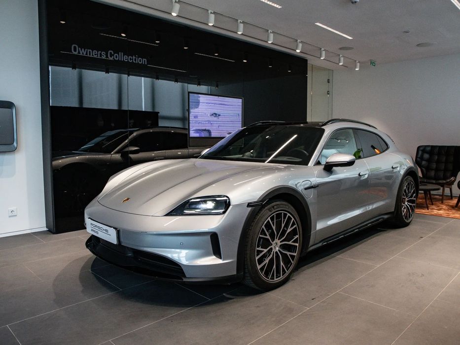 Porsche Taycan Cross Turismo 4