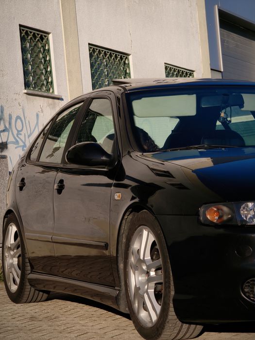 Vendo ou troco Seat Leon 1m