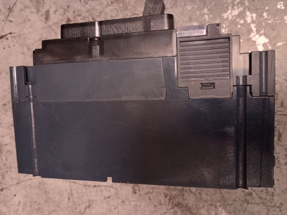 Автоматичний вимикач Shnider