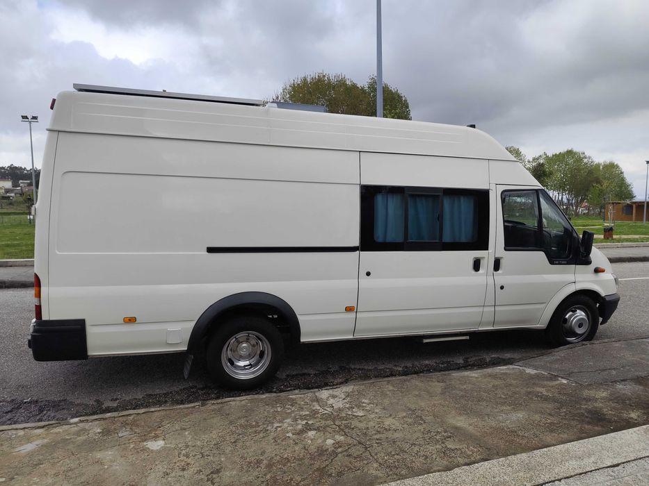 Vendo autocaravana com interior novo a estriar