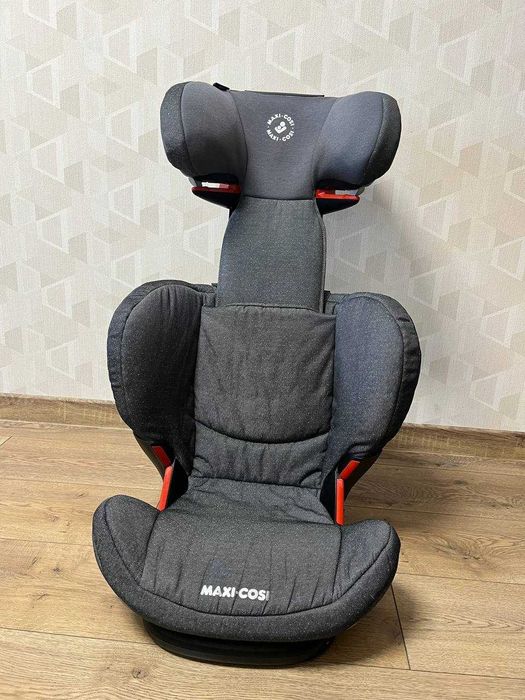 Автокрісло Maxi-Cosi RodiFix з IsoFix 15-36 кг