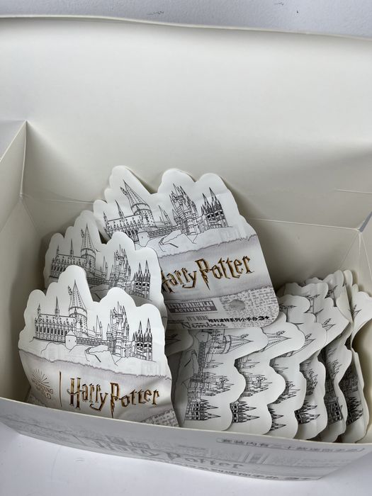 Подарунковий бокс з випадковими міні-фігурками по світу Гаррі Поттера Harry Potter Hogwarts