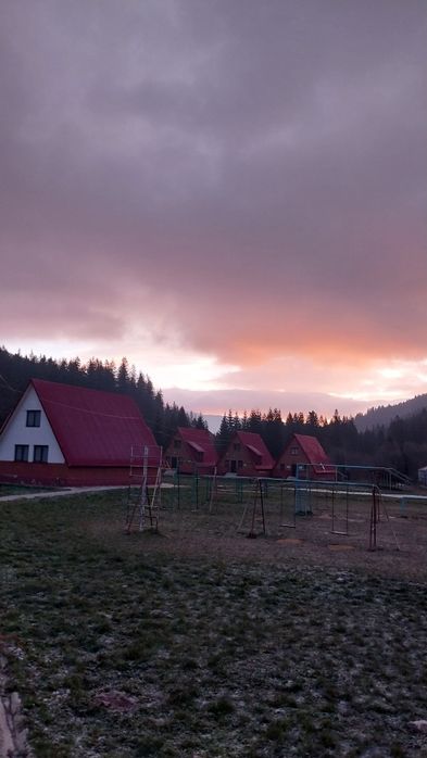 Будинок в Яблуниці. Проживання в Карпатах з харчуванням в Буковелі.