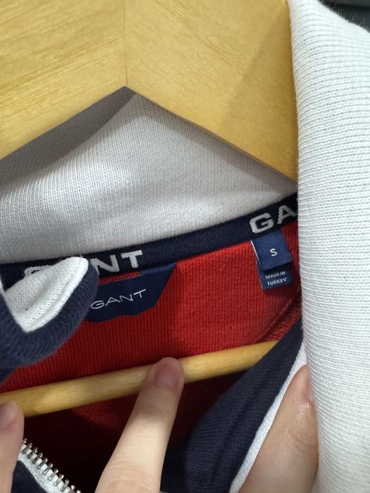 Продам світшот Gant