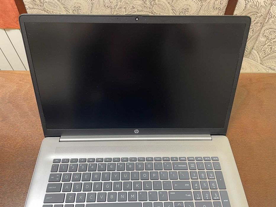 Ноутбук 17" FHD IPS HP 17-cn4033cl (Core 5 120U/8Gb/SSD 256Gb/Iris Xe)