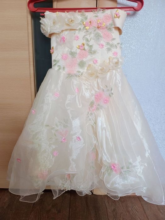 Платье, длина 68 см, на 6-7 лет