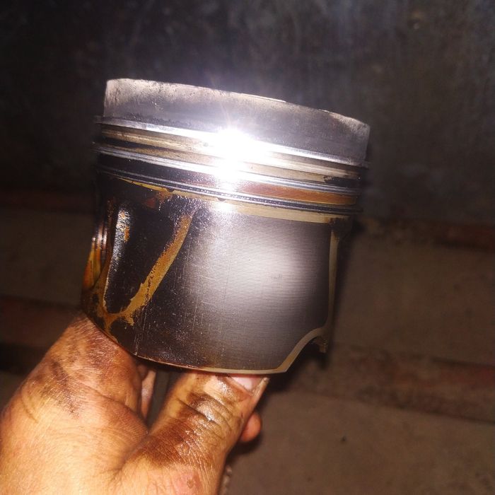 Поршень с шатуном на двигатель OM642