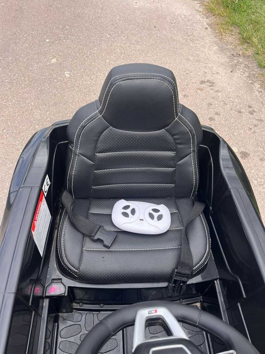 Дитячий автомобіль
