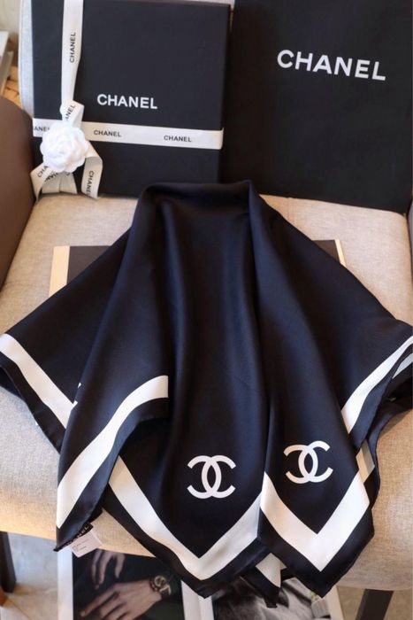 Chusty Chanel Jedwab
