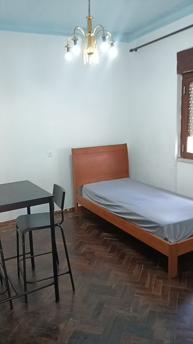 Quarto Para Arrendar