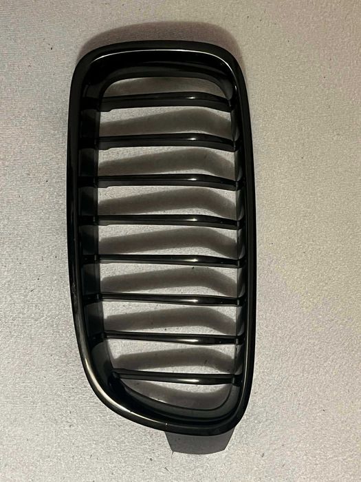 Atrapa chłodnicy (nerka) BMW F30/F31 prawa