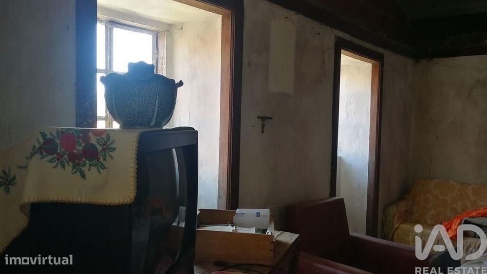 Casa de aldeia T3 em Aguda de 1960,00 m2