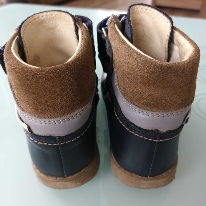 Buty dziecięce  r. 25, firmy Porto-super cena