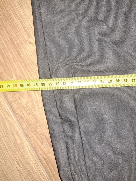 Nowe spodnie r. XL  (32)