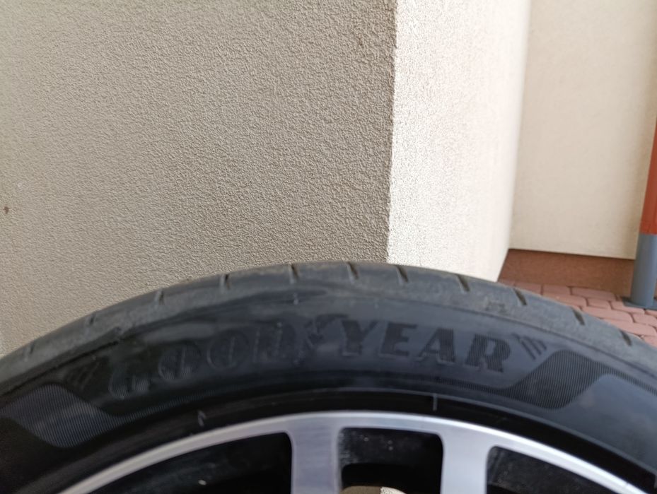 Opony Goodyear .