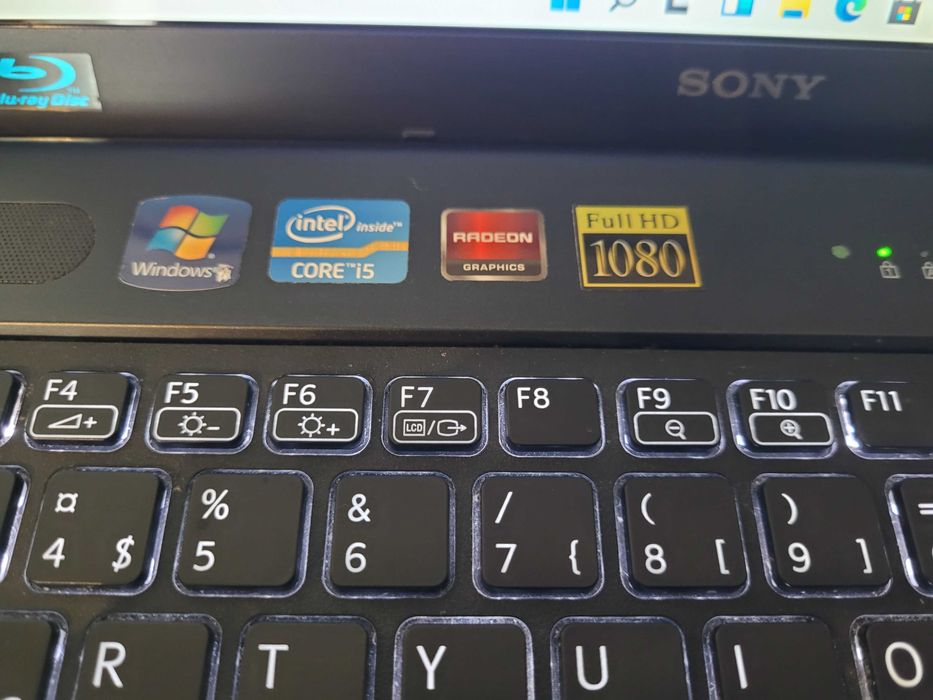 Laptop   SONY   VAIO , podświetlana klawiatura , Win 11