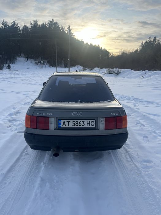 Автомобіль Audi 80