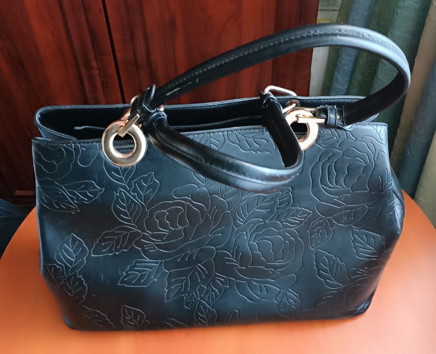 Сумка чорна пресована шкіра made in P.R.C.