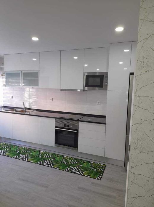 Cozinhas e roupeiros por medida