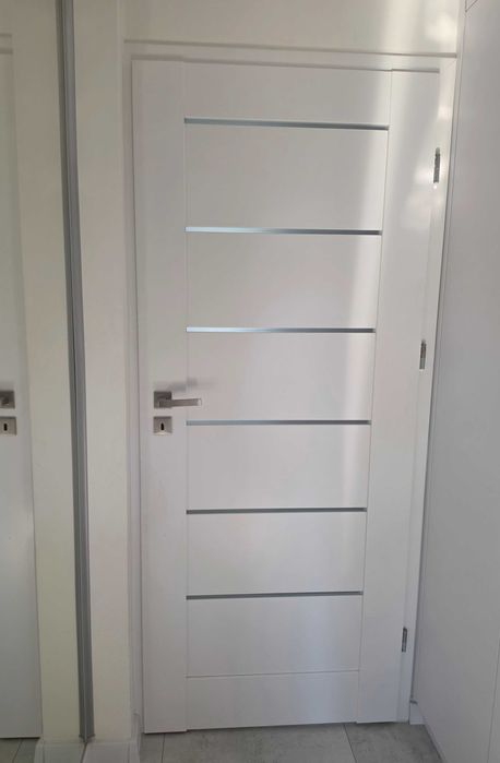 Białe drzwi, skrzydło prawe 80cm