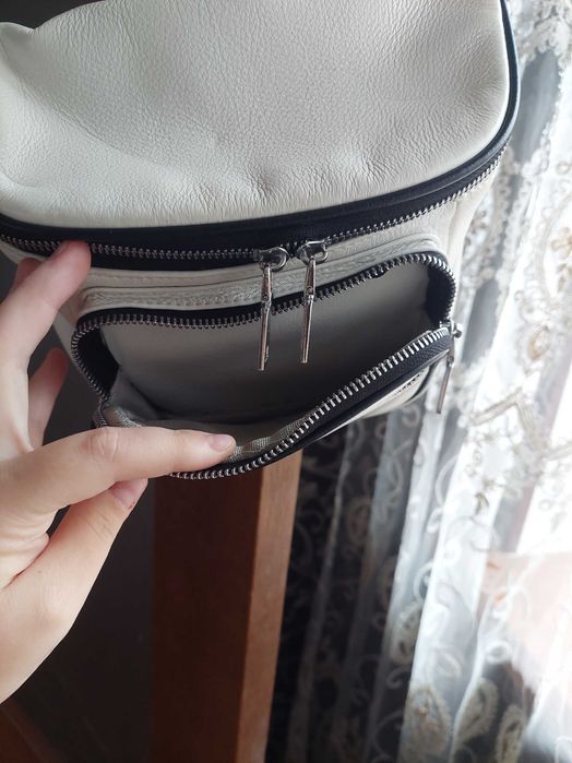 Жіноча сумочка біла