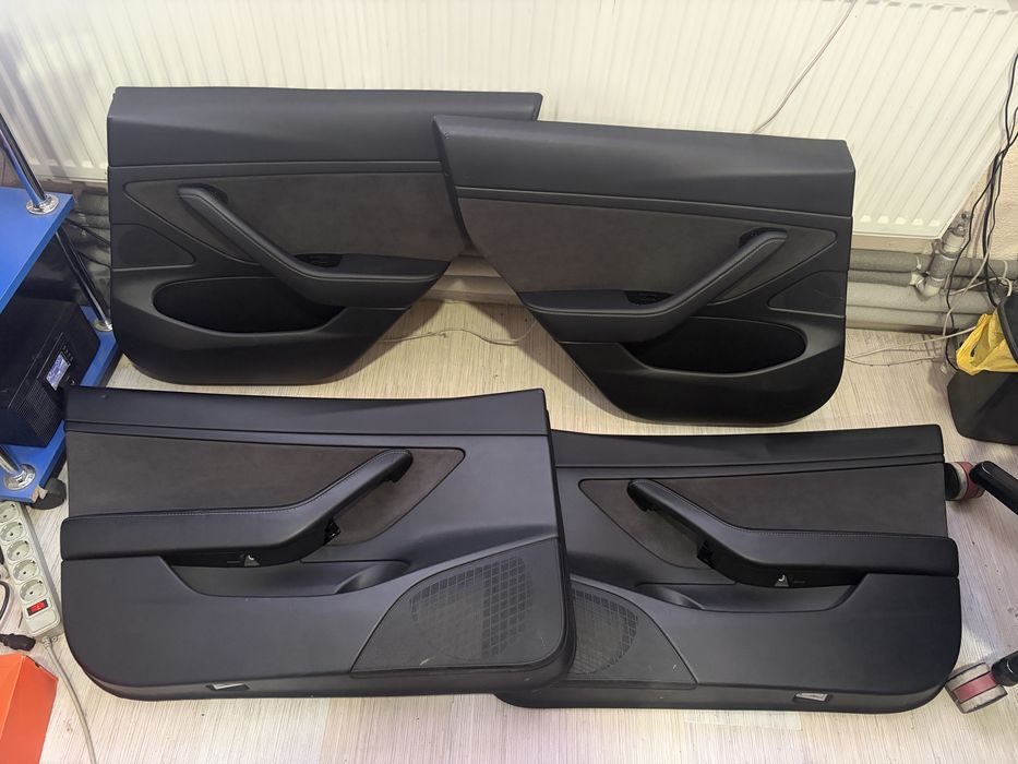 Продам карти дверні tesla model 3 2020
