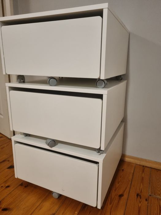 SLÄKT  Pojemnik na kółkach Ikea. Biały 62x62x35
Pojemnik na kółkach, b