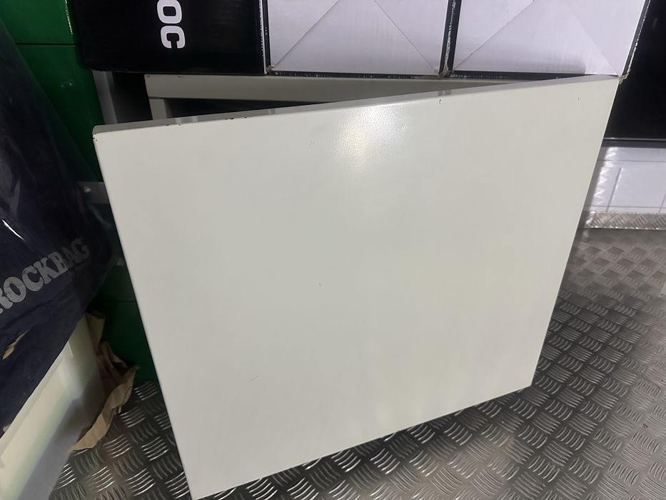 Armario pequeno com bom suporte e facil de mover