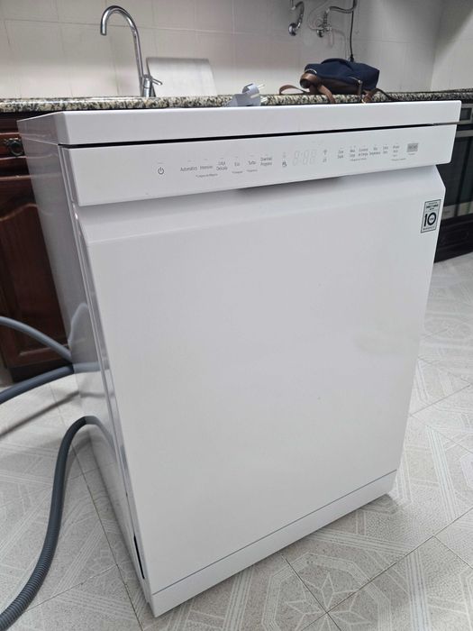 Máquina de Lavar Loiça LG DF355FW — Excelente Estado, Muito Pouco Uso