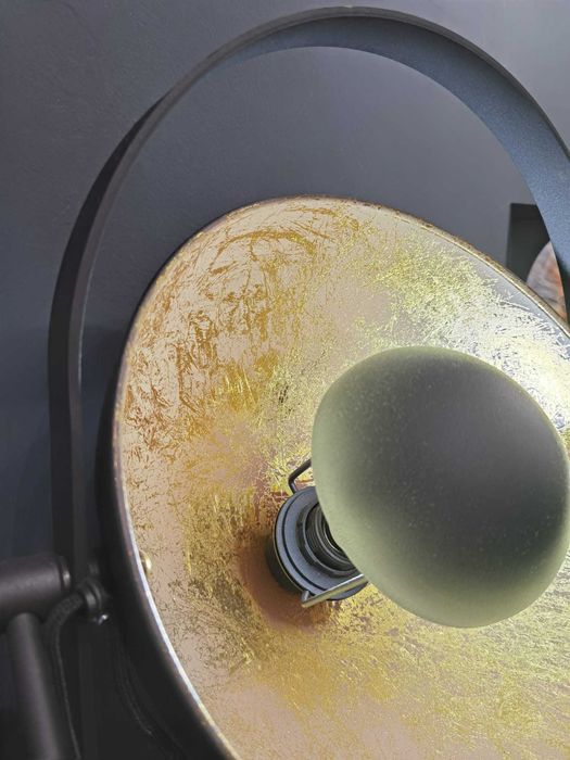 Candeeiro Moderno Preto e Dourado