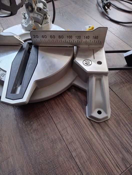 CMI Piła ukosowa 1450W 210 mm