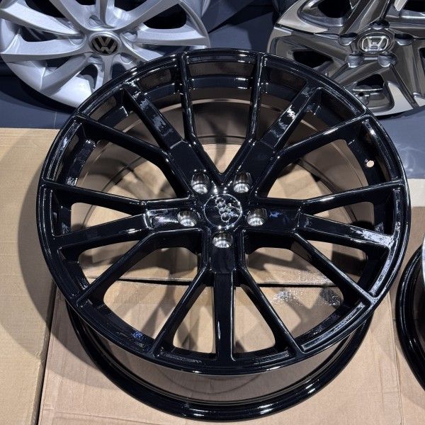 Диски Audi Q7 4M R22 e-ton