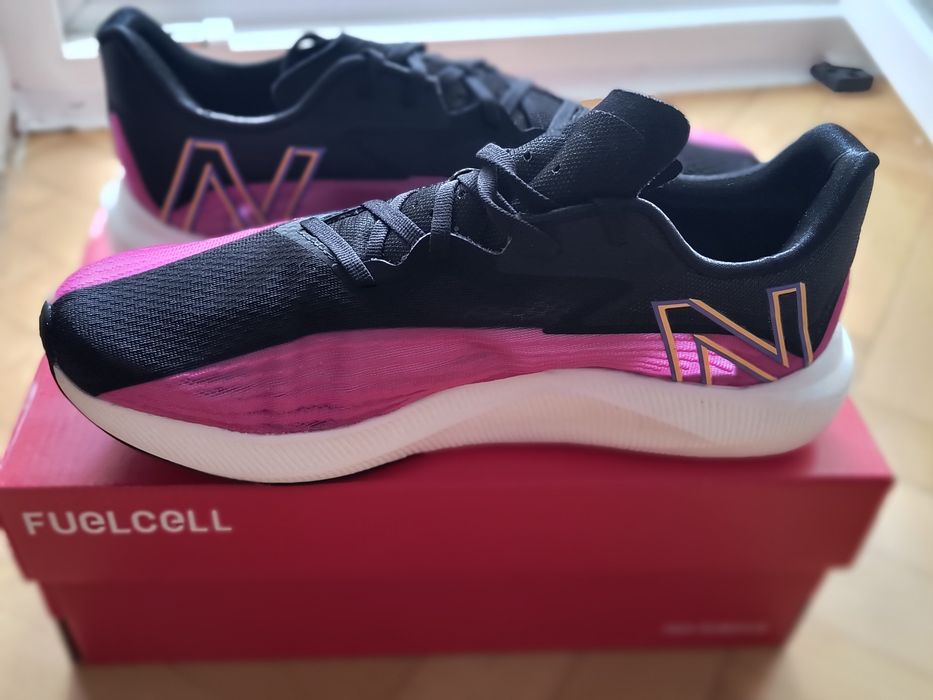 New Balance FuelCell Rebel V2 rozm 45