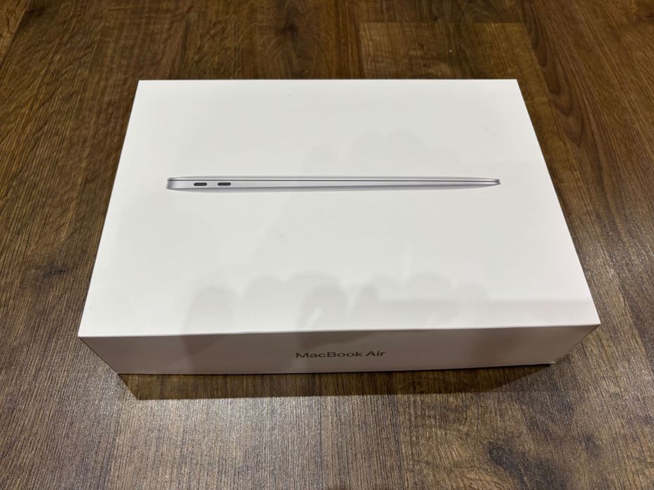 MacBook Air M1 8/256