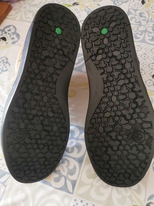 Vendo um calçado marca TIMBERLAND