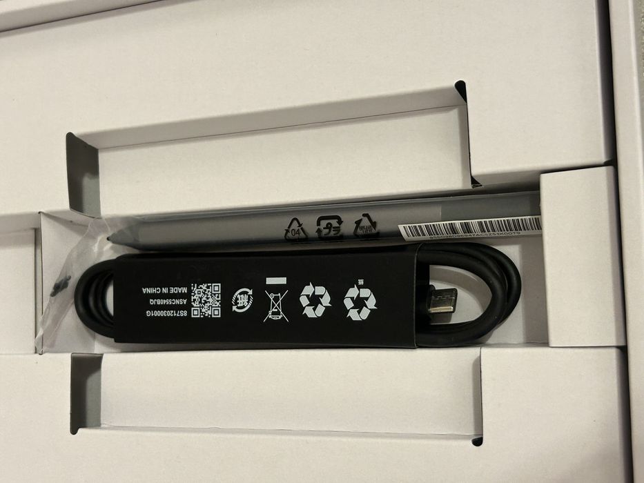 j. NOWY Tablet Lenovo Tab M11 TB330FU 10,95" 8/128GB Wi-Fi + Rysik