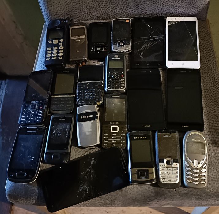 Telefony komórkowe stare na części