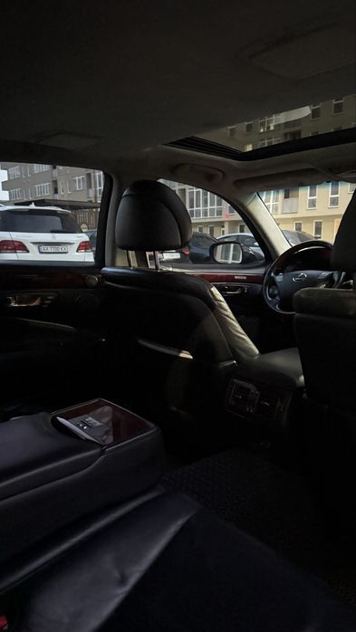 Lexus LS 460 Long
