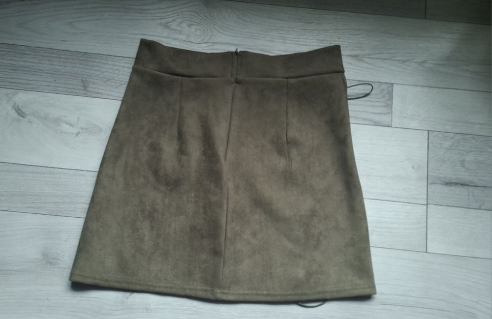 Zamszowa spódniczka khaki