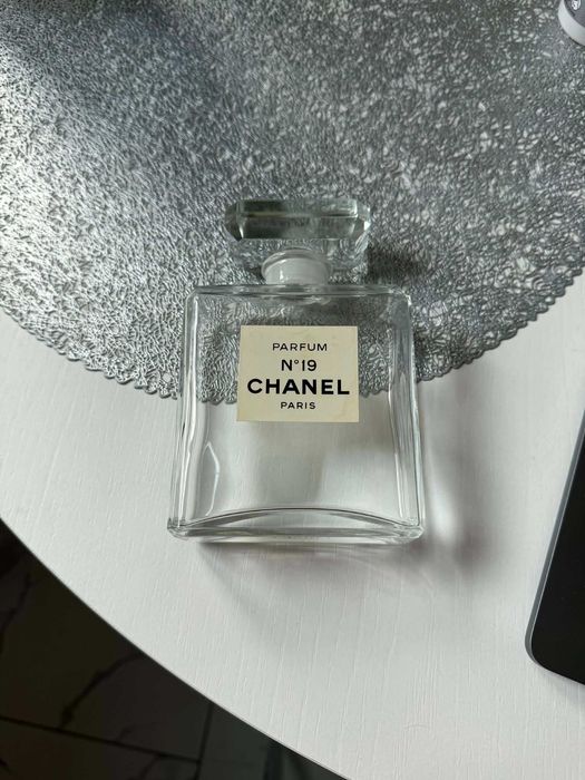 Unikatowe Chanel No 19 -Kolekcjonerskie