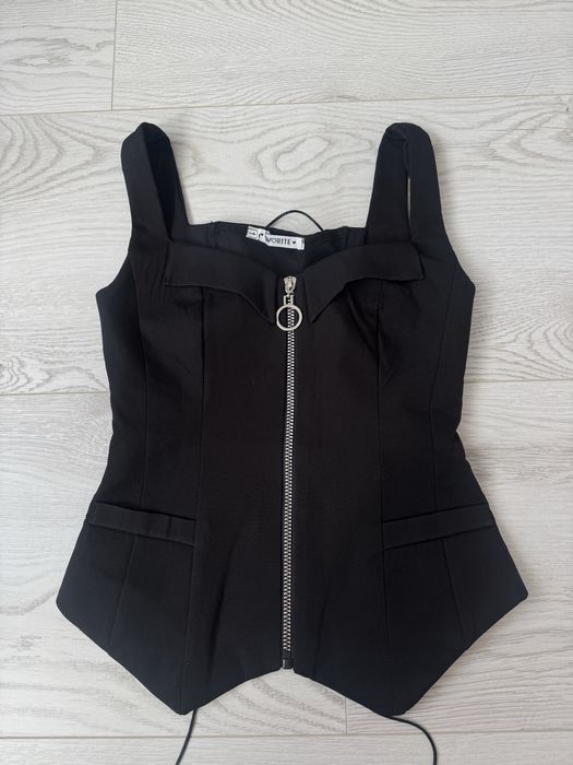 Стильний чорний корсет із замком - підкреслює фігуру