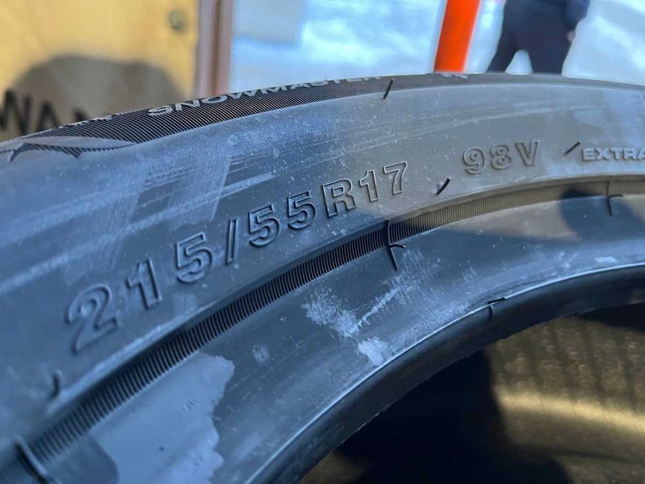 215/55R17 Trazano SW608 cztery nowe opony zimowe