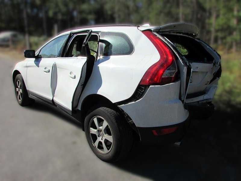 Volvo XC60 2.4D5 de 2010 - Peças Usadas
