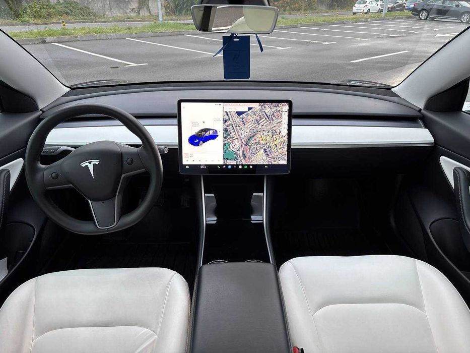 Продам Tesla Model 3 2020