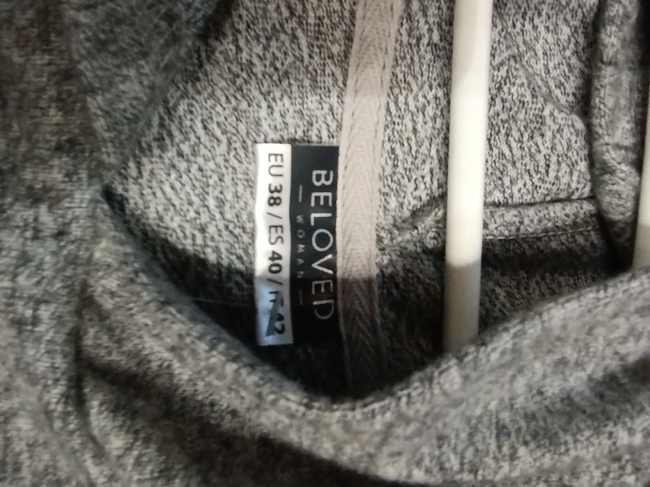 Sukienka M z kapturem nowa