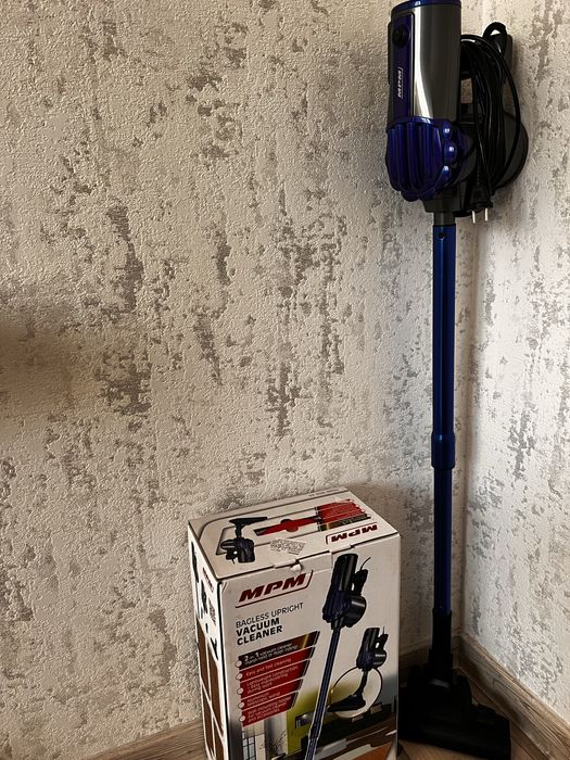 Ручний пилосос .