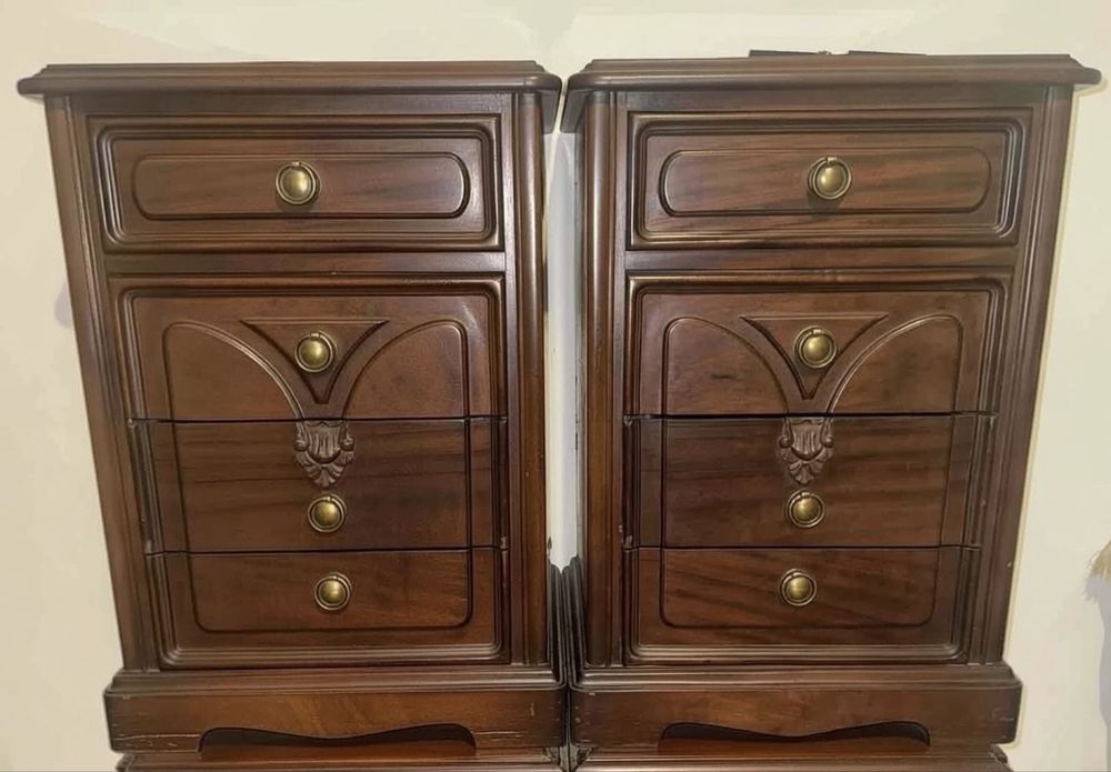 Cómoda madeira maciça + 2 mesas de cabecira com gavetas vintage