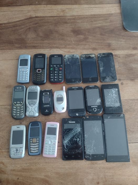 Stare telefony zestaw