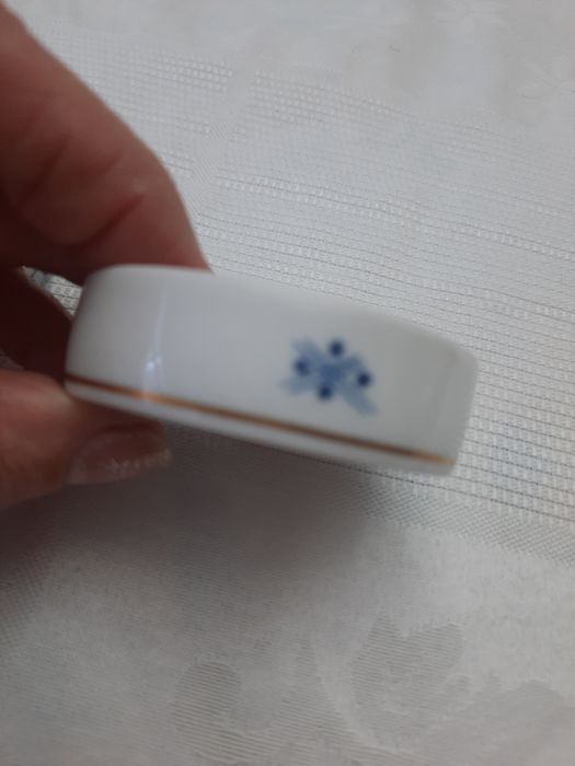 Pequena caixinha porcelana vista alegre